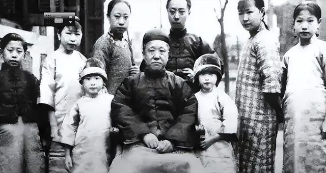 溥仪亲妹妹，活到2004年，临终前说了句溥仪一辈子都不敢说的话
