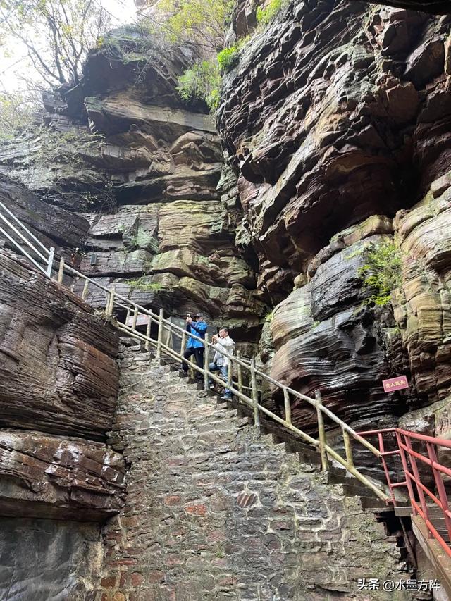 “自然观”名家采风与北京方阵艺术太行山写生基地挂牌
