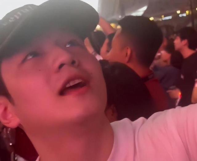 树大招风！全红婵带伤赴新疆滑雪	，恶心一幕发生，樊振东说对了