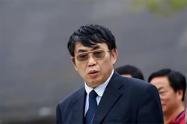 聂卫平去世不到一天，小23岁妻子过往被扒	，原来她才是人间清醒