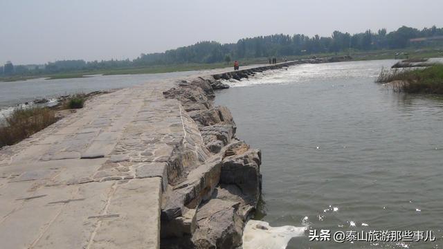 泰安一座古镇，依水而建因商而兴，有山东现存最长最古老的古石桥