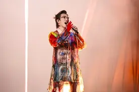 林志炫《歌手》舞台演绎《悟空》被丁太升说是“烂歌”，原唱戴荃回应：挺无聊的图片