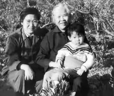 贺子珍病逝后，有人提议就地安葬，贺敏学：她可是中央直管老红军
