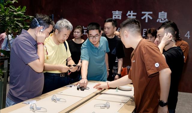 助听器行业iphone4时刻——左点助听器2025新品发布
