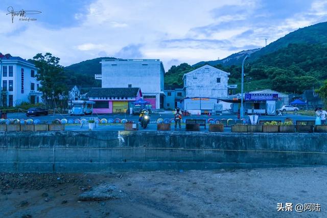 东海岸1号公路的起点是崇家岙,抵达前需要穿过一桥一洞