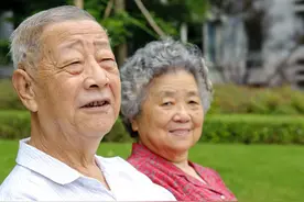 老人说“门前一支香，家财全败光”，什么叫一支香？图片
