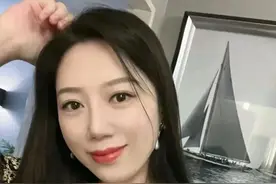 32岁男子表白45岁女领导被拒，两人共度一宿后，女领导让男子娶她图片