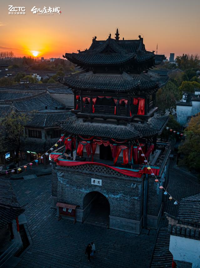 把冬天的第一张落日存进手机，春天我们替你留着第二场黄昏