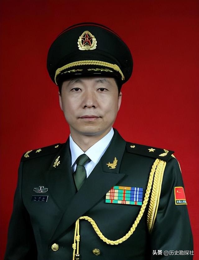 我国首位航天员杨利伟，被授予少将军衔，退休后能享受什么待遇？