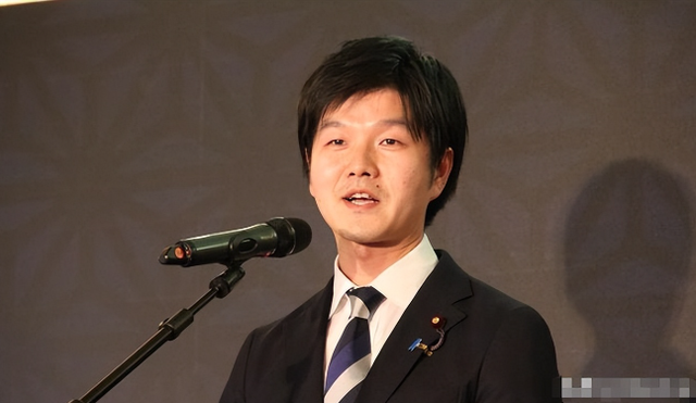 美国不许日方低头，祭出重磅手段；高市醒悟，对华作出重要表态