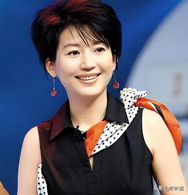 “余生好好走”，57岁央视主持王小丫，曾在病床上的留言引人泪目