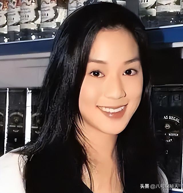 她14岁已是“人间尤物”，被首富看中花10亿娶回家，8年生了四胎