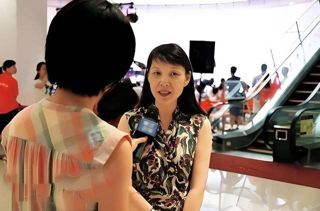 宗庆后出轨小21岁女下属，私照肤白貌美能力出众，难怪他把持不住