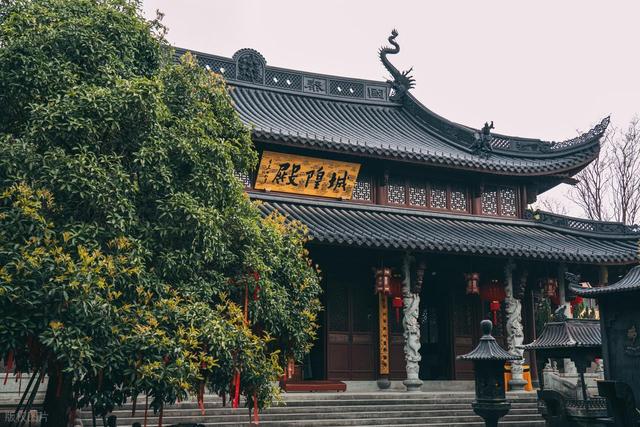 王羲之故居怎么在嵊州？这座小城用古镇、越剧和碳水给出了答案