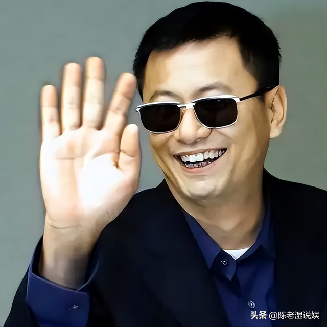 陪玩陪睡仅冰山一角！集体开嫖、舔手指、互撕，"圈中内幕"太荒唐