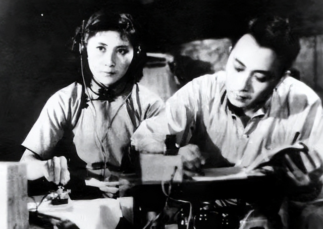 女叛徒随蒋叛逃台湾，1981年高调回国	，老同学一句话令她无地自容