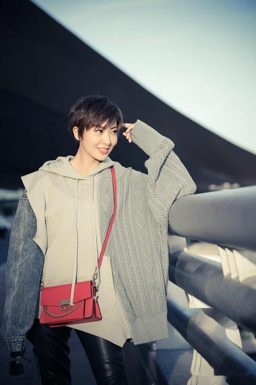 原来她就是毕福剑的关门弟子，师傅落魄不离不弃，现状曝光太意外