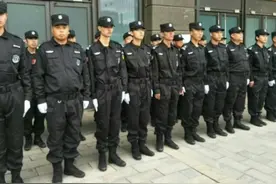 为啥保安越来越难招，连中老年人也不愿意干了？其实原因很简单图片