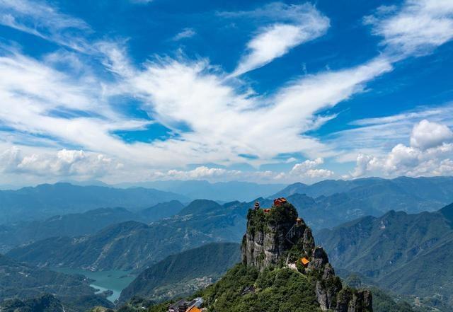 湖南没想到，广西也没想到，如今的中国湖北，已成为全国焦点。