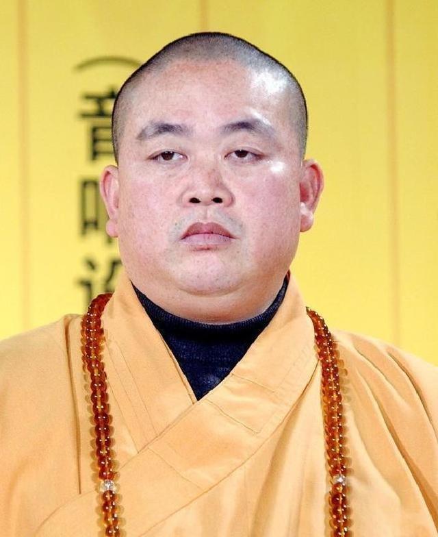 释永信与师姐释永梅合影曝光！22年前，她胸前挂着当时最时尚手机