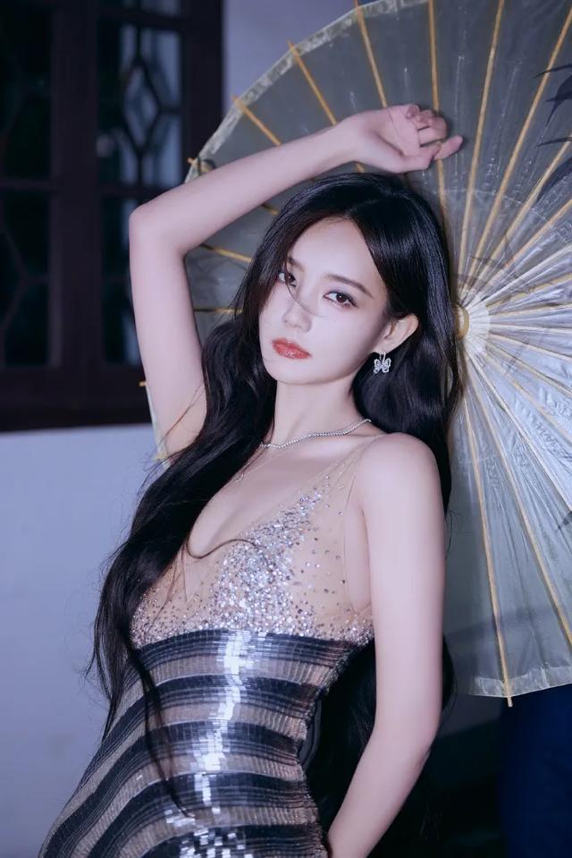 李一桐，又清纯又欲