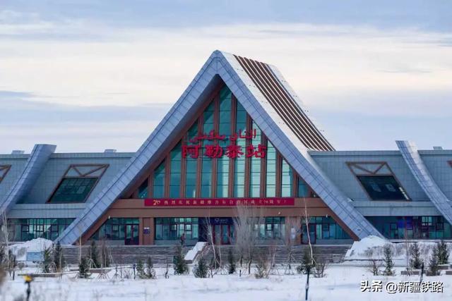 根本坐不住！“雪假”来新疆滑雪呀！