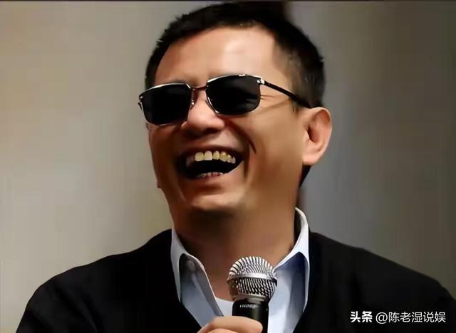 陪玩陪睡只是冰山一角，认干爹，舔手指，拜高踩低，实在荒唐！