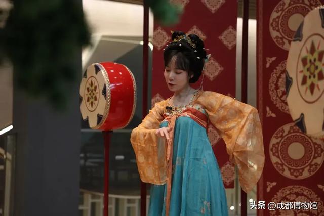 中秋丨不只是赏月！来成都博物馆学妆造、观皮影、做花灯……玩出新花样