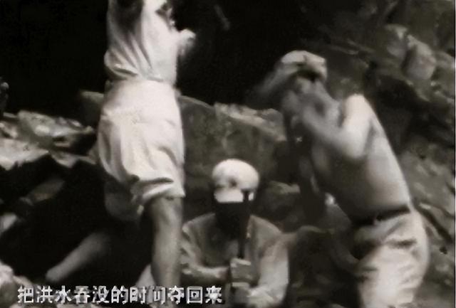 川藏线上的司机为何总要点烟扔出窗外？藏民：扔烟的都是聪明人