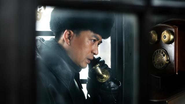 与王海燕离婚传闻真相大白1年，55岁张嘉益近况曝出，一点不意外