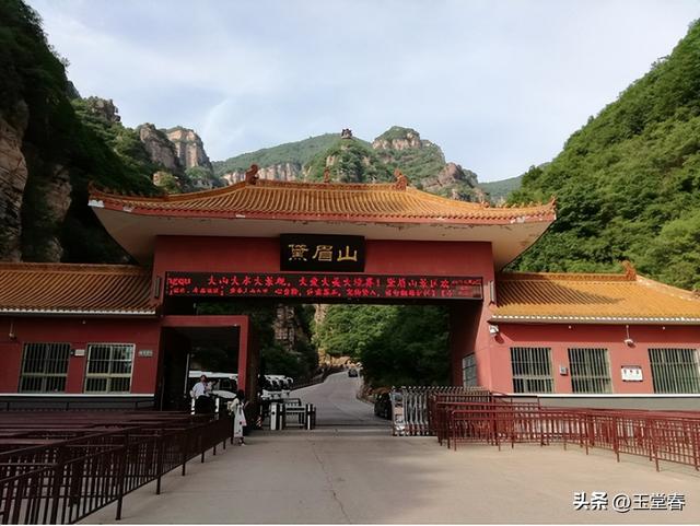 人山人海只看不买，年轻人报复性白嫖，景区赚不到钱了？