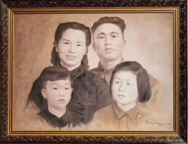 这才是烈士朱枫的真实的样貌,不是演员扮演,货真价实的罕见照片