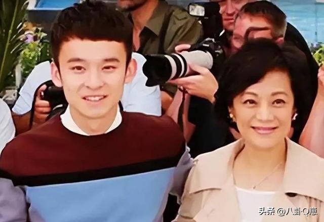 身价过百亿	，坐拥北京一条街出门私人飞机，京圈内的富婆都有谁?