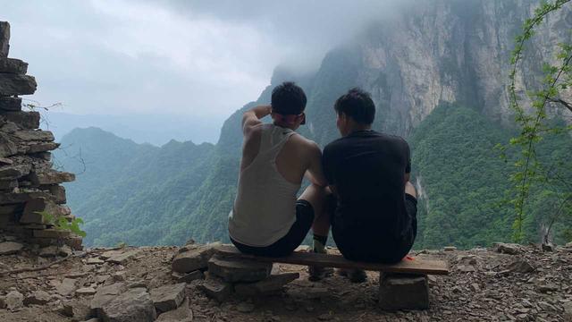 湖南天门山：一场逃离喧嚣的山野之约