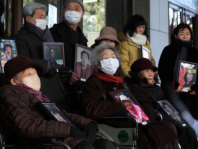 忍耐半个月，韩国发难向日索赔	，李在明终于下令，军队将逼近独岛