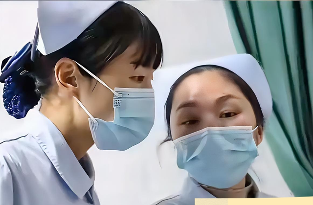 50岁老护士挺张水华	，爆临床夜班16小时连轴转，她有背景早调岗了