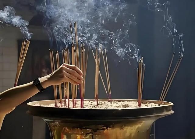 进寺先掏75？少林寺的瓜还没吃完，灵隐寺消费明细又被扒出来了！