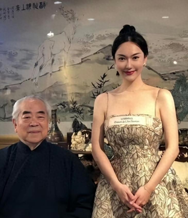 和朋友妻子偷情10年，北京庄园让给继子，难怪范曾亲女儿撕破脸