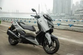 良好品质和精致体验造就它的市场地位-雅马哈XMAX300静态测评分享图片