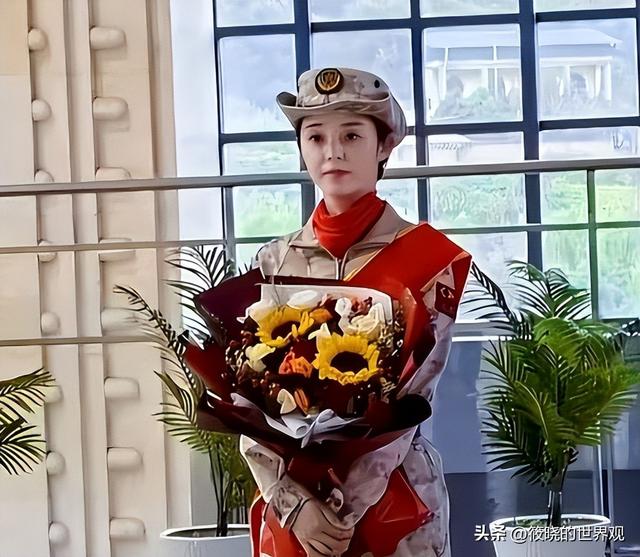 女兵领队王媛私生活照曝光后，才知她牺牲有多大，老公直言很骄傲