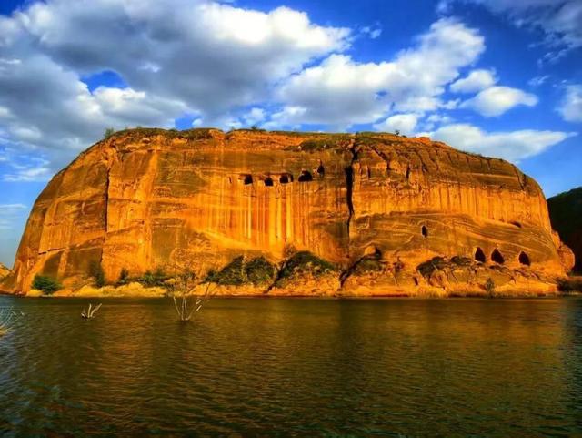 靖边波浪谷登榜《中国国家地理》最美丹霞