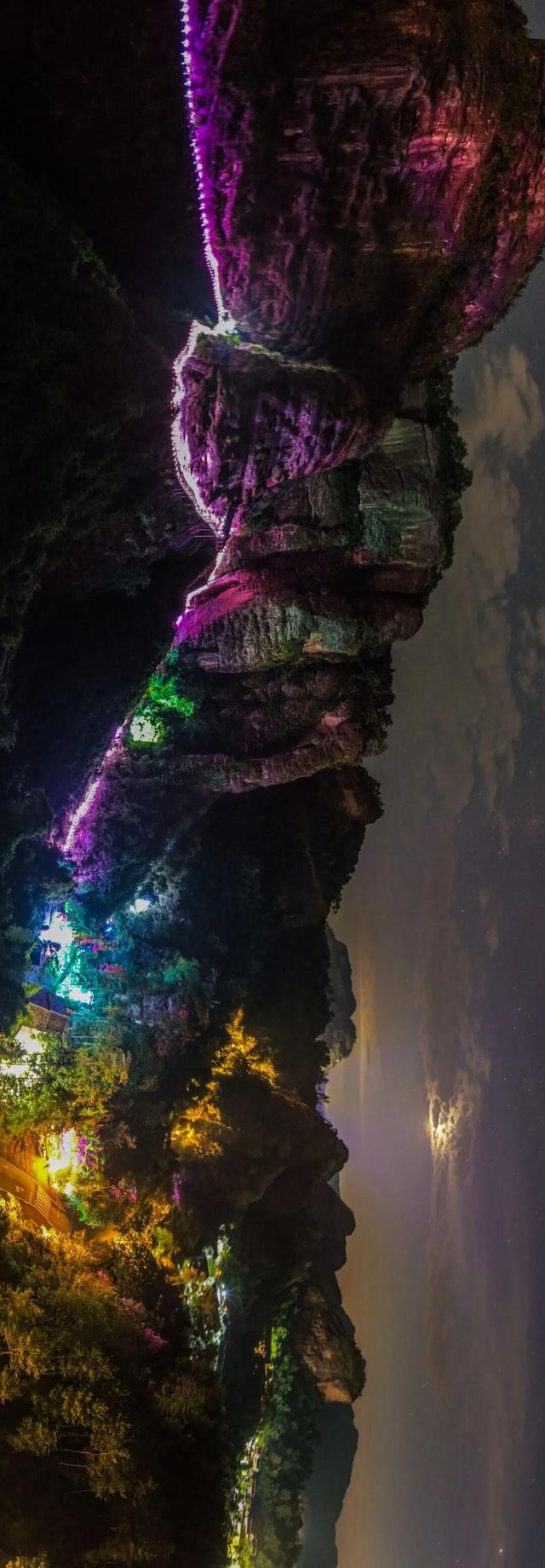 文旅融合新篇章！龙虎山“丹霞新境・夜遇龙虎”新品发布，首批精品民宿正式授牌！