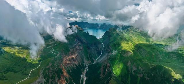 创历史新高!截至11月5日,长白山景区游客接待量已突破340万人次