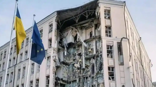 俄军能源打击加码，乌克兰全境被炸，克里姆林宫或成袭击目标