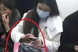 现在女大学生太开放,这么隐私露在外面,男人看了都脸红了图片