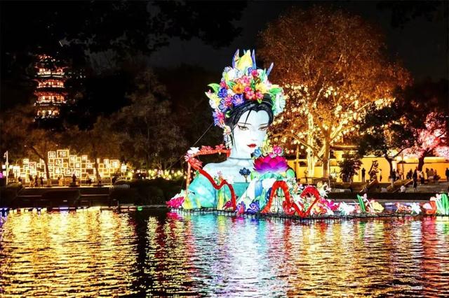 亮灯！马到！这是昨晚的南京