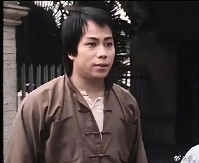 经纪人透露梁小龙离世细节：他坚持了7个小时；回应“去世后账号仍在更新”：本想隐瞒死讯，被内部人士泄密