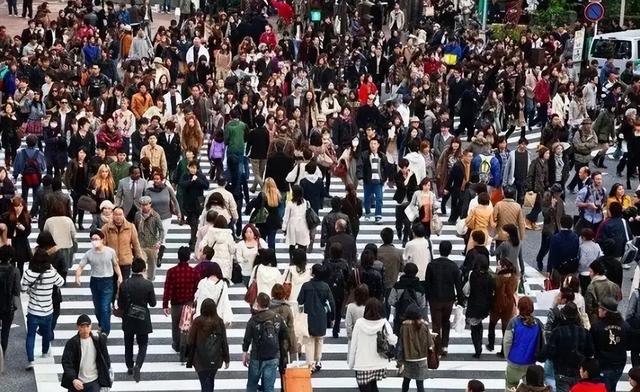 全国出生人口断崖：21年1062万人，24年954万	，25年令人意想不到