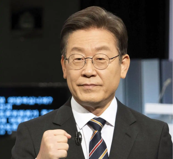 拒绝九三阅兵邀请，李在明转头将连访两国，反华野心暴露无疑?