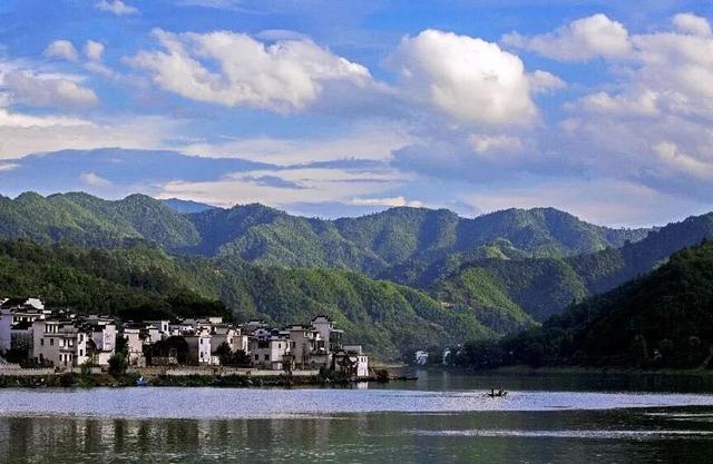 推窗见黄山：徽韵山景，揉进初冬 | 皖美冬日 | 第十五届安徽国际文化旅游节